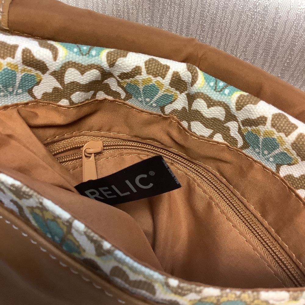 RELIC Seashell Print Crossbody Bag - Picture 7 of 9